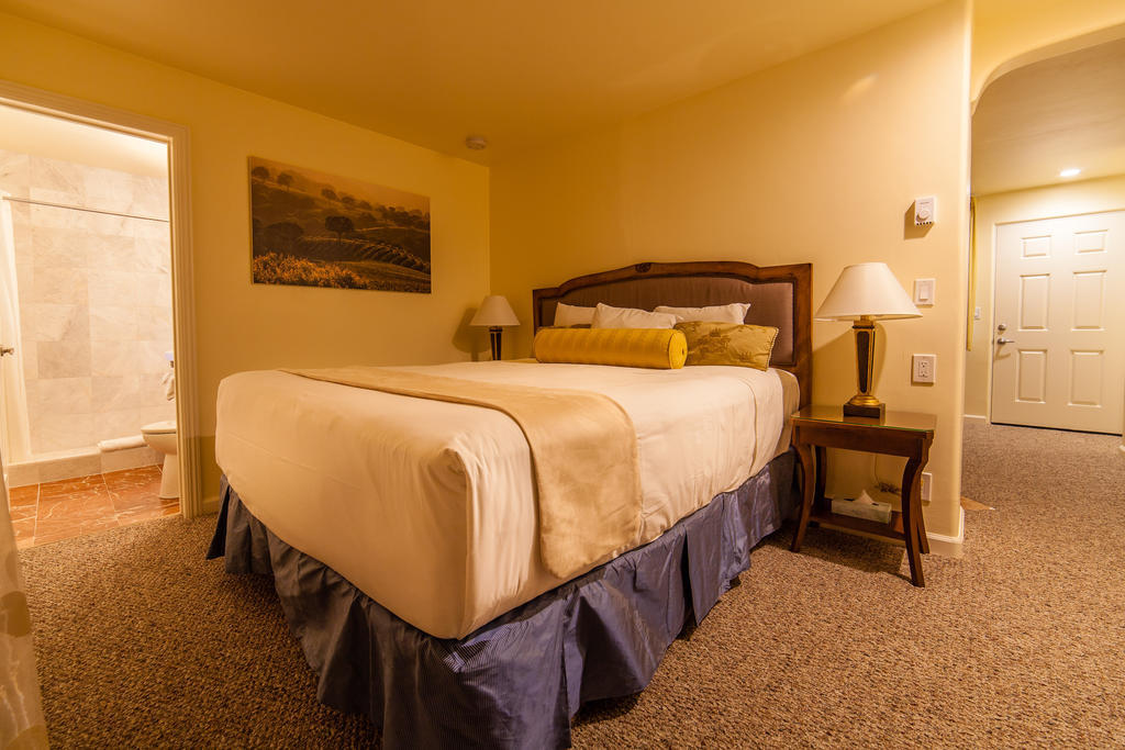 The Vendange Carmel Inn & Suites Oda fotoğraf