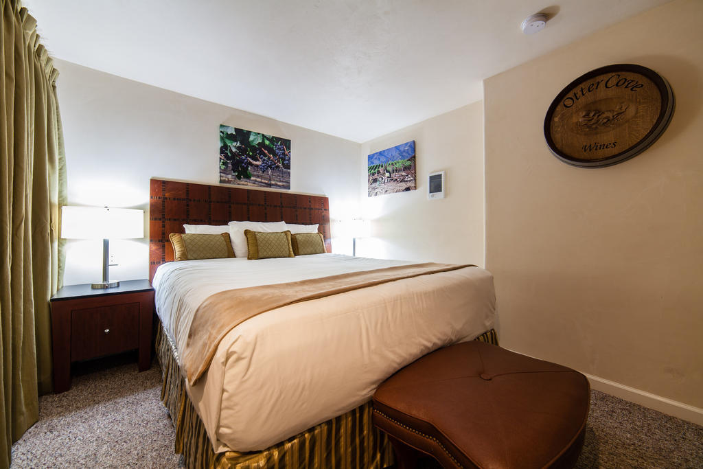 The Vendange Carmel Inn & Suites Oda fotoğraf