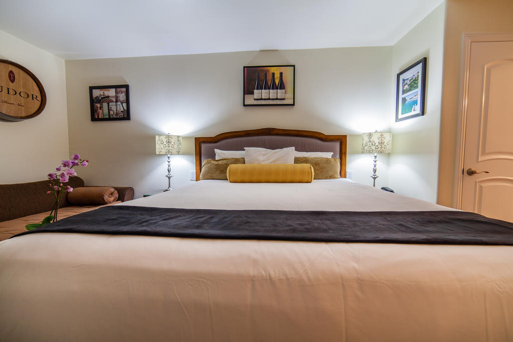The Vendange Carmel Inn & Suites Oda fotoğraf