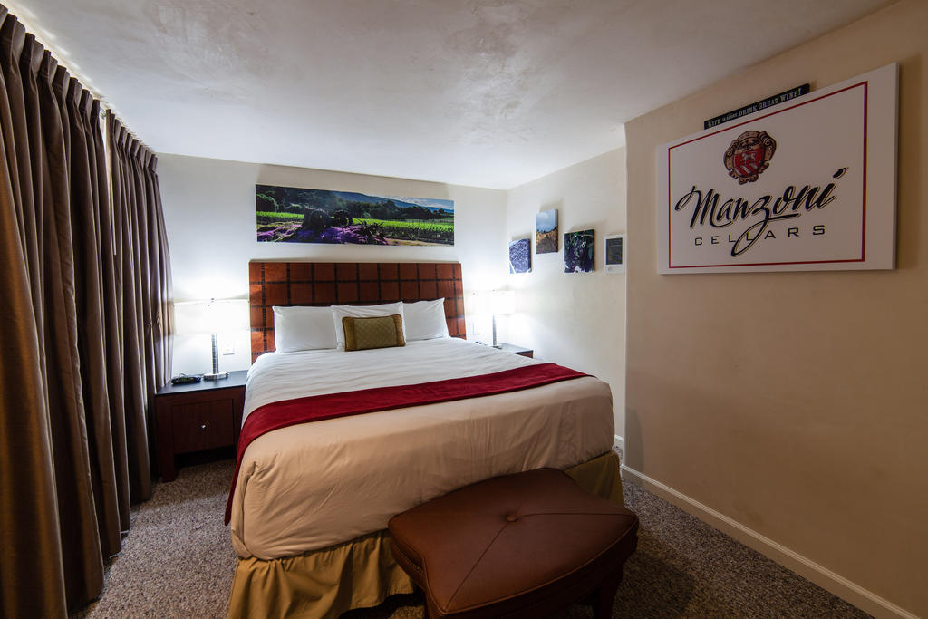 The Vendange Carmel Inn & Suites Oda fotoğraf