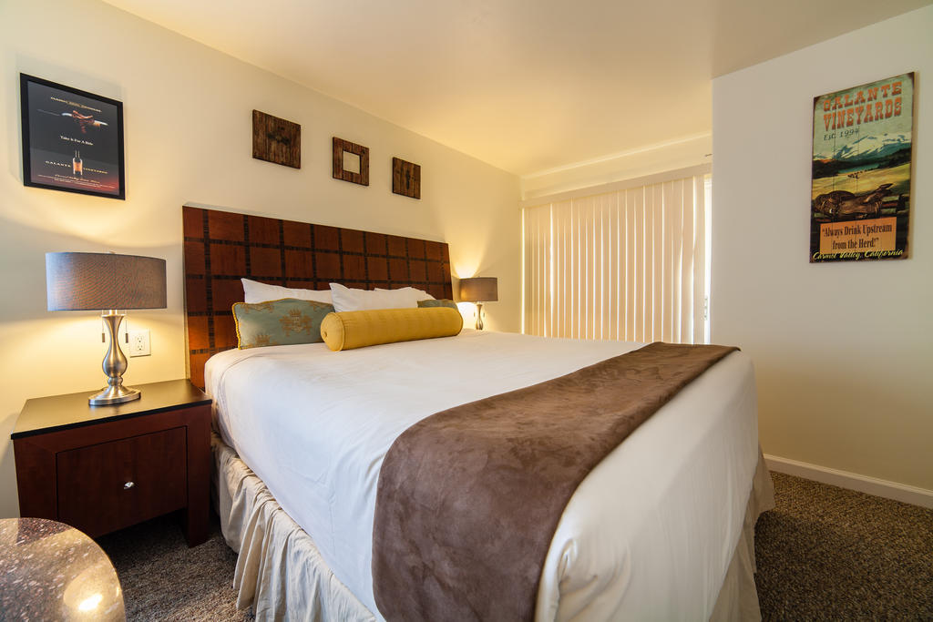 The Vendange Carmel Inn & Suites Oda fotoğraf